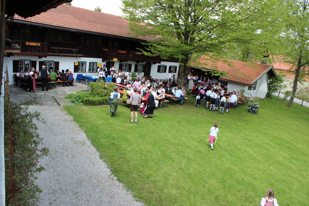Familien-Volkstanz