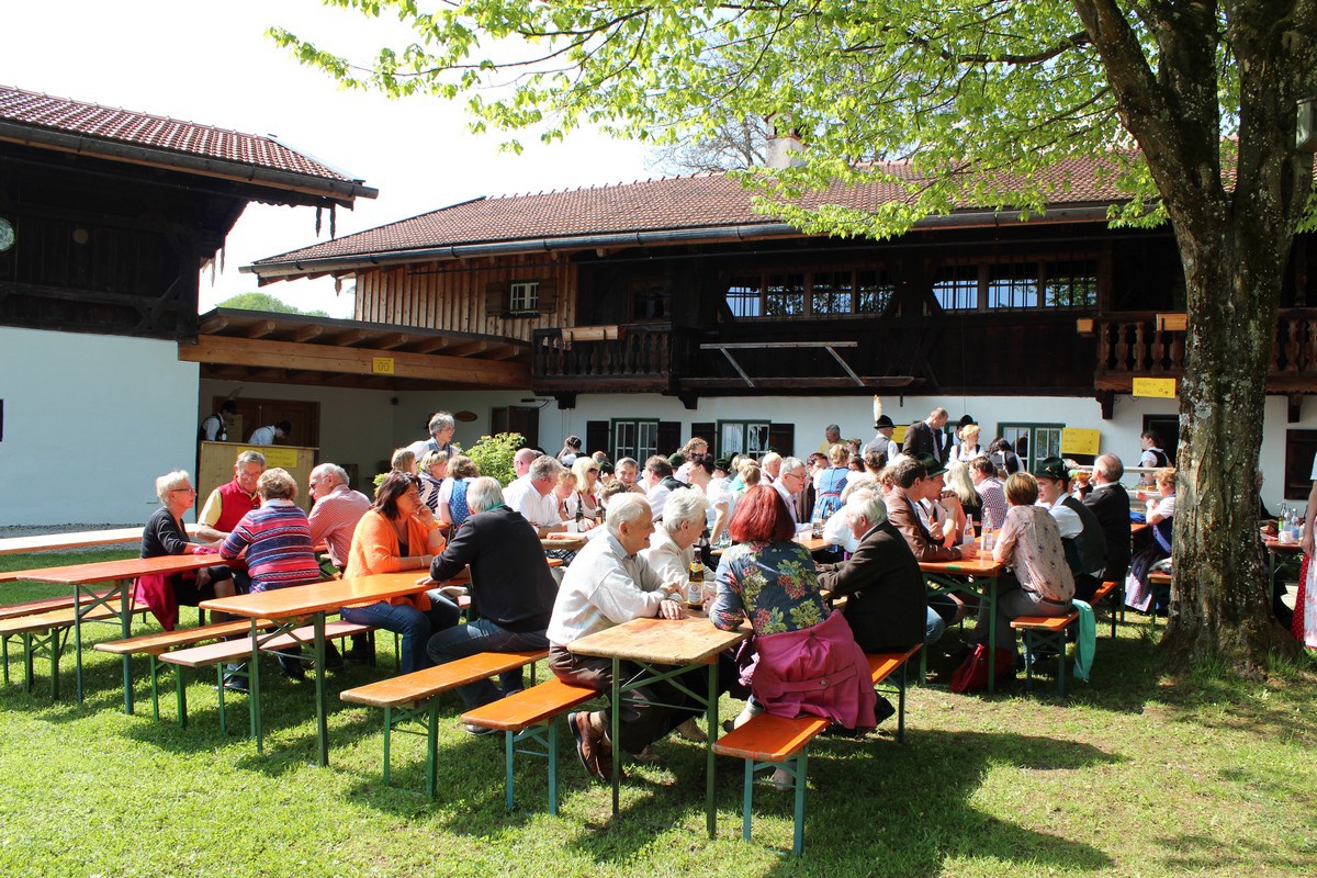 Familien-Volkstanz