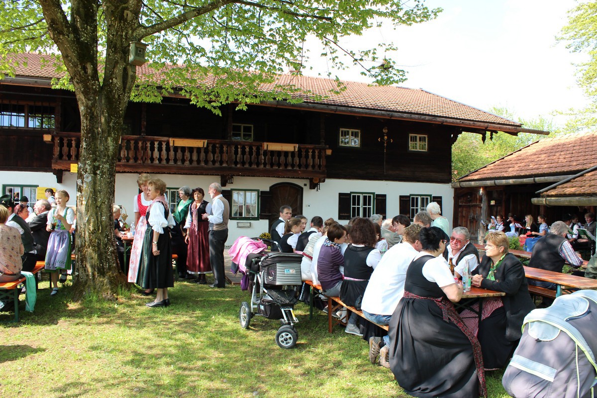 Familien-Volkstanz