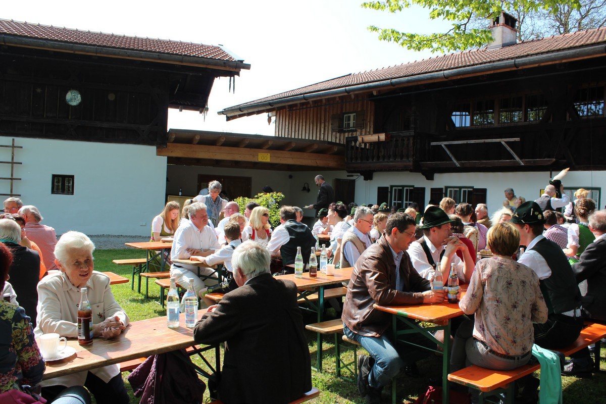 Familien-Volkstanz
